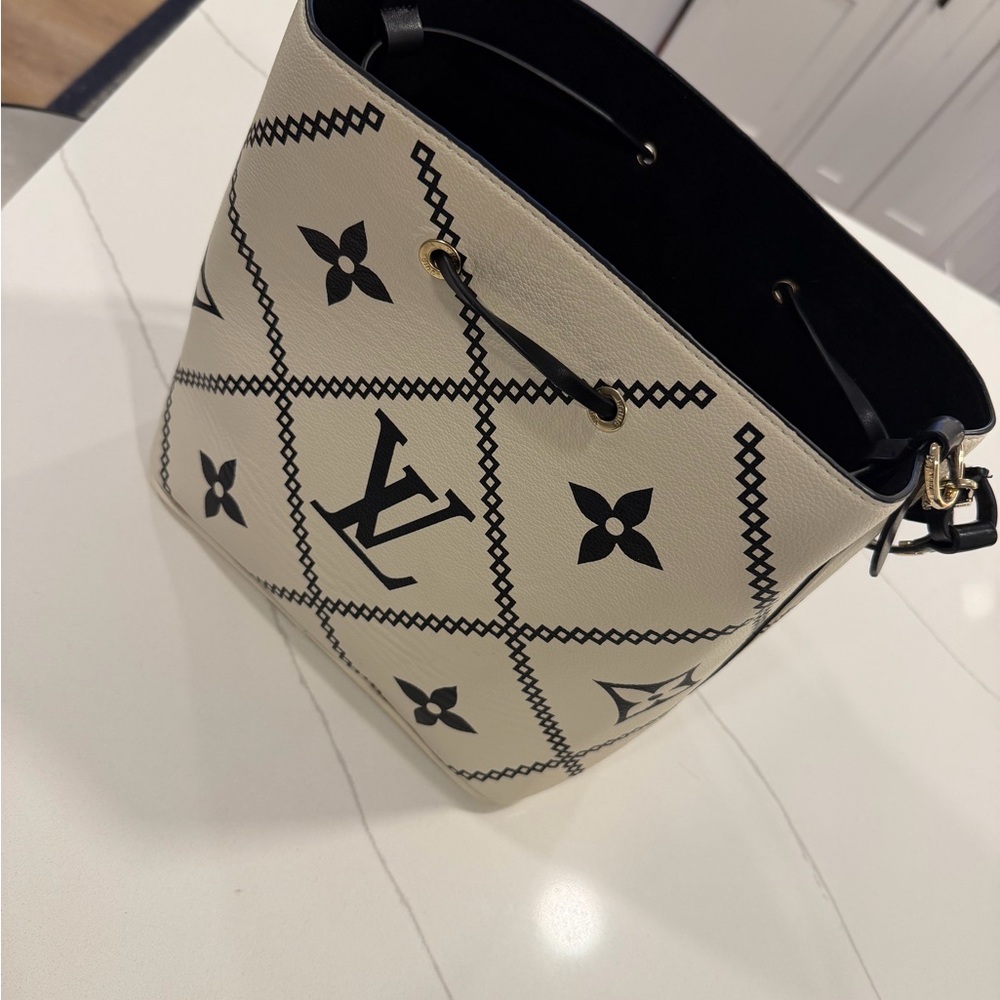 LV Handbag White and Black Logo